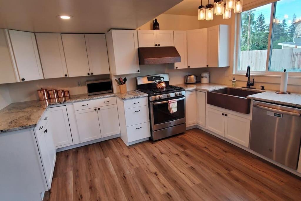 Luxury Dt Cottage - Free Parking - Self Check-In Anchorage Esterno foto
